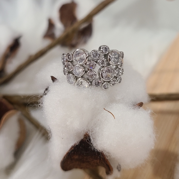 🫧 🫧NEW🫧🫧 BEAUTIFUL!! Bubble CZ Ring in SILVER Plating - Picture 12 of 15